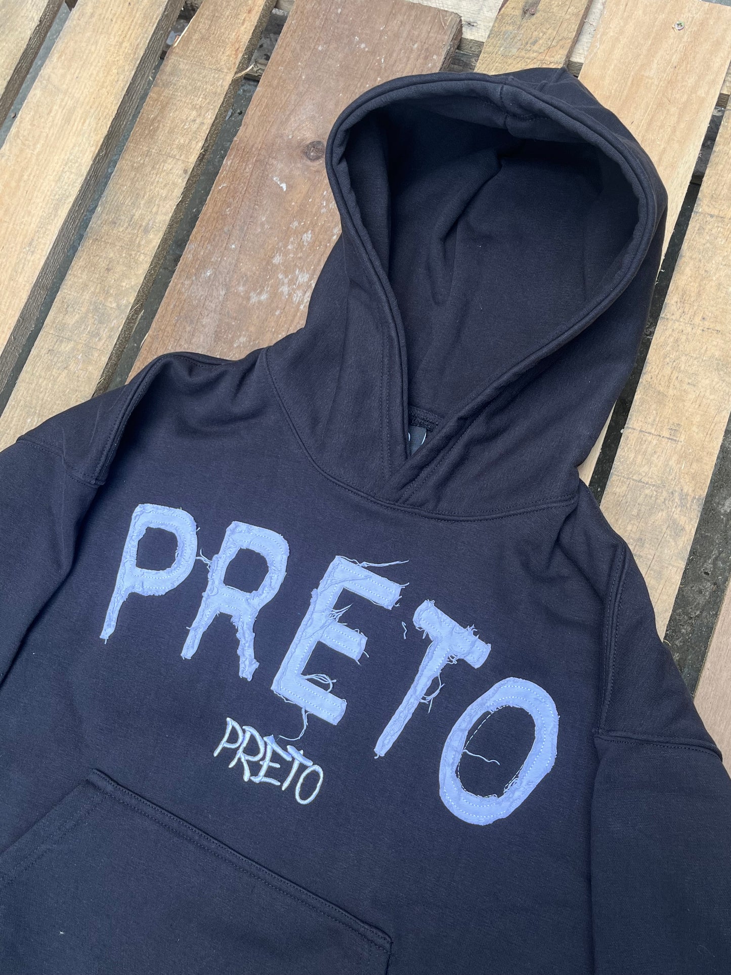 PRETO HOODIE - BLACK