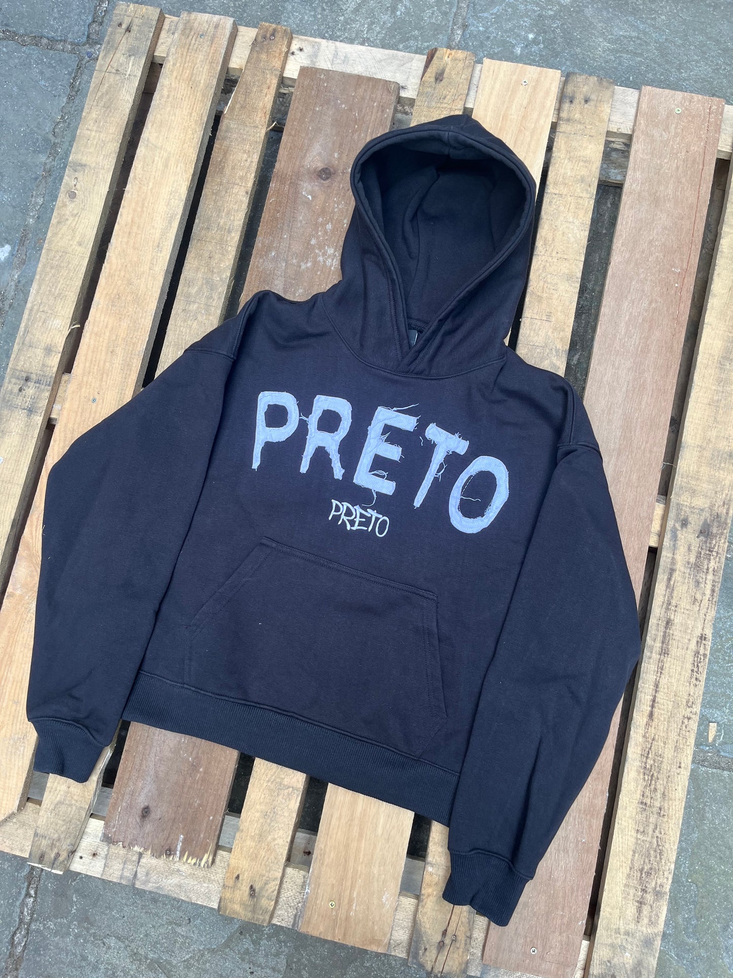 PRETO HOODIE - BLACK