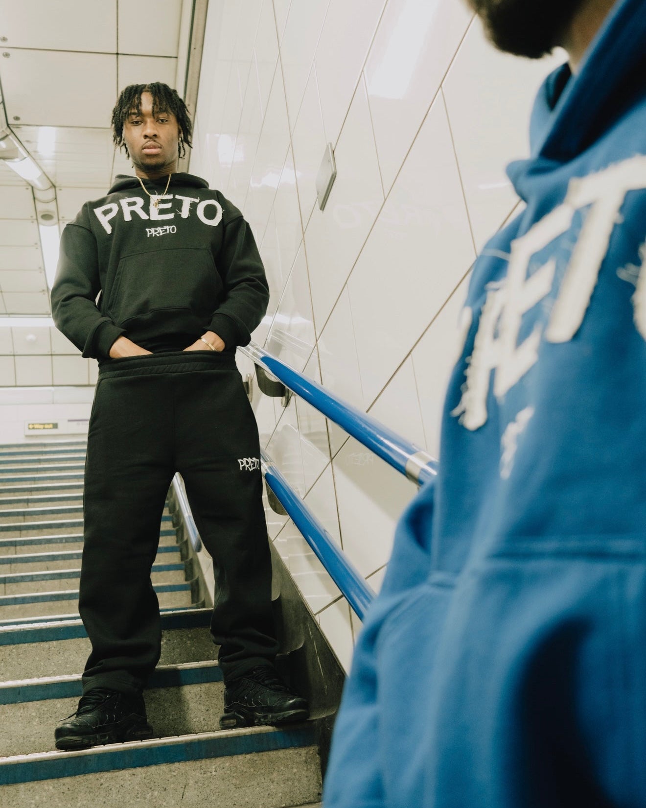 PRETO HOODIE - BLACK