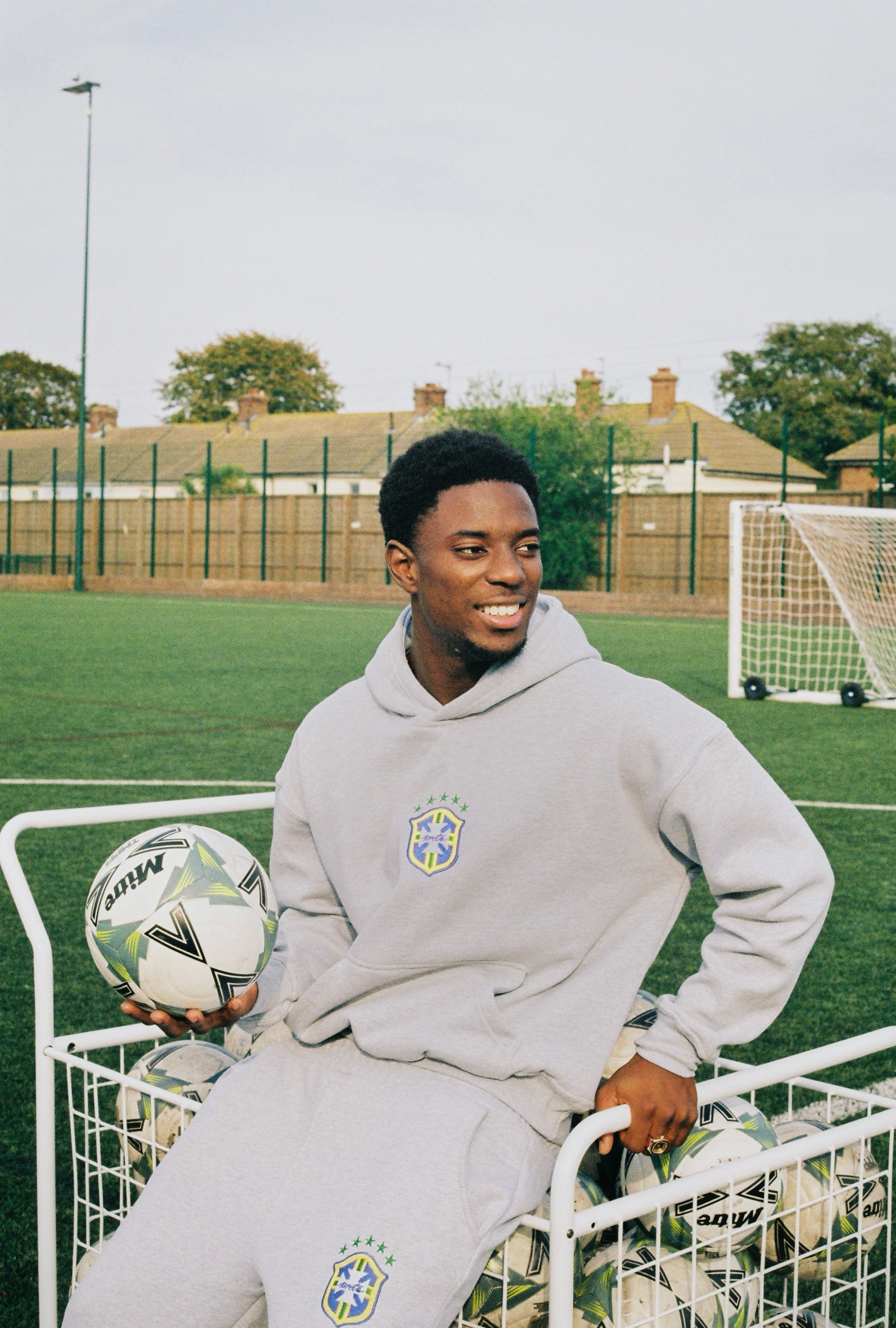 BRAZIL HOODIE - GREY