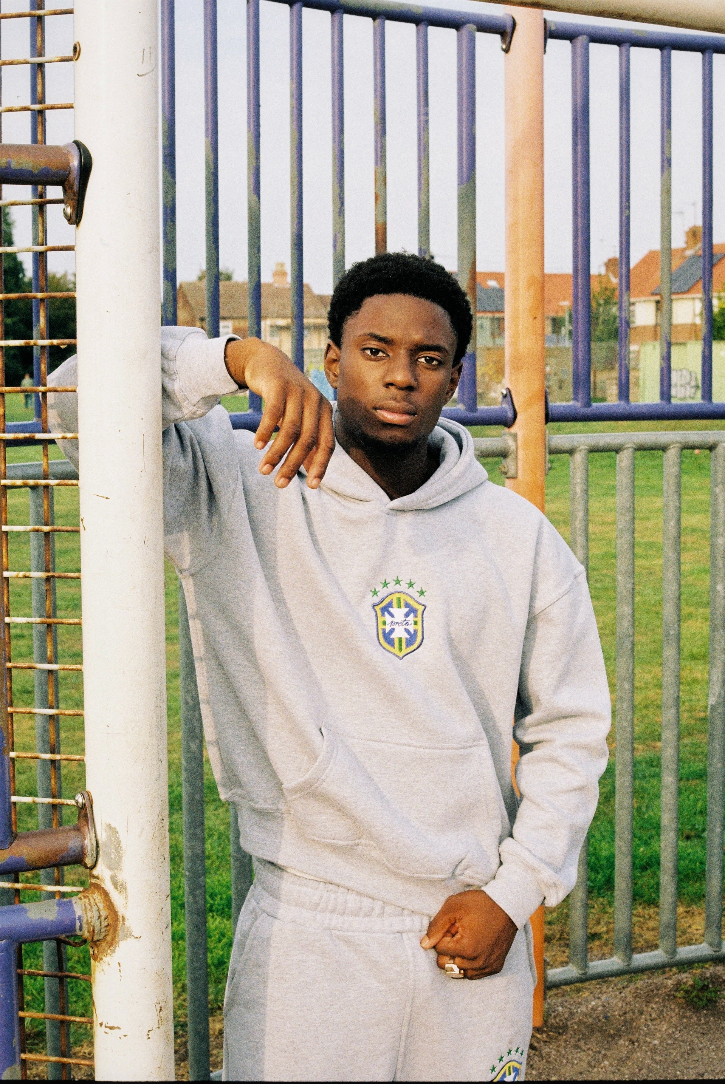 BRAZIL HOODIE - GREY